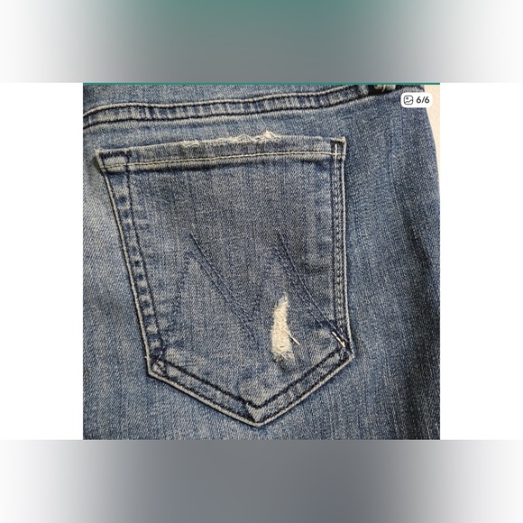 MOTHER the Looker Crop
Jean Distressed Size 27 - Picture 4 of 16